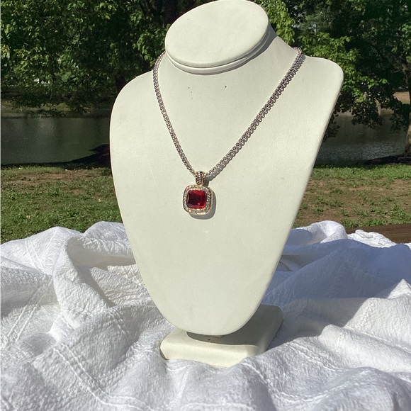 NECKLACE - Picture 2 of 6